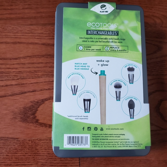 SOLD - 😃3 for 20😃 EcoTools Makeup Brushes - Picture 2 of 2